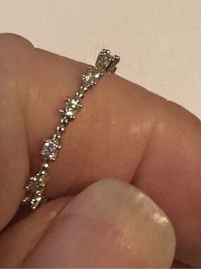 Silver detailed band with rhinestones Women's size 8 Ring
